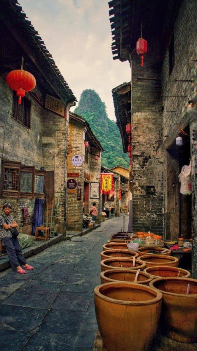 刘晓庆灵堂大洒现金,“威胁”逝者家属言论公开,让人难以置信!